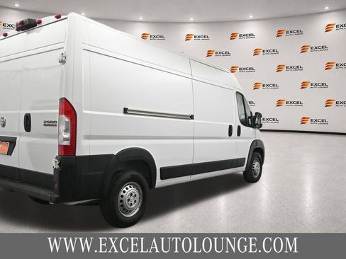 Used 2025 RAM ProMaster 2500 w/ Convenience Group FWD image 5