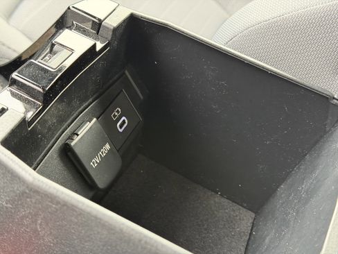 Used 2025 Toyota Corolla SE image 21