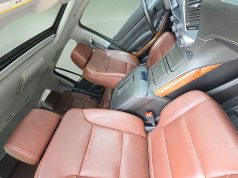 Used 2020 Chevrolet Tahoe Premier w/ Premier Plus Edition AWD/4WD image 15