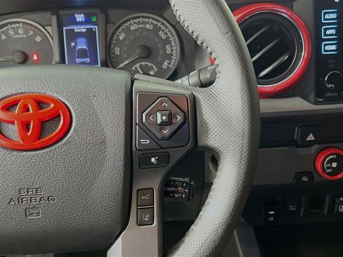 Used 2019 Toyota Tacoma TRD Sport image 20