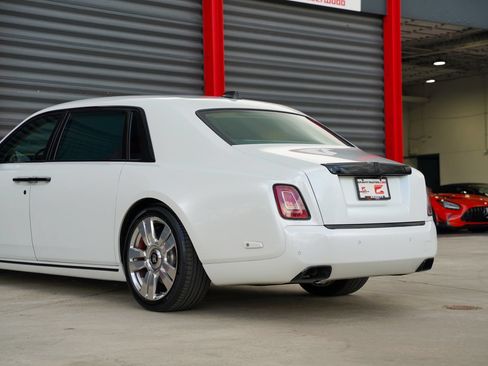 Used 2018 Rolls-Royce Phantom Extended Wheelbase RWD image 15