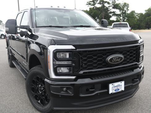 New 2026 Ford F250 Lariat w/ Black Appearance Package AWD/4WD image 4