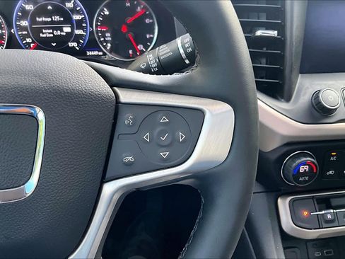 Used 2023 GMC Acadia Denali w/ Denali Ultimate Package FWD image 25
