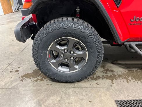 Used 2020 Jeep Gladiator Rubicon image 9