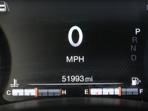Used 2021 Jeep Renegade Latitude w/ Trailer Tow Group AWD/4WD image 31