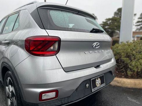 Used 2023 Hyundai Venue SEL w/ Cargo Package image 7