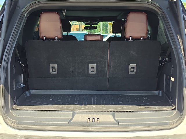 Used 2022 Ford Expedition Limited RWD image 6