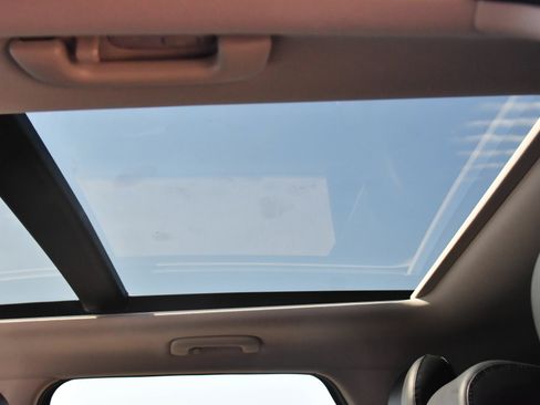 Used 2025 Kia Sorento S w/ Panoramic Sunroof Package FWD image 42