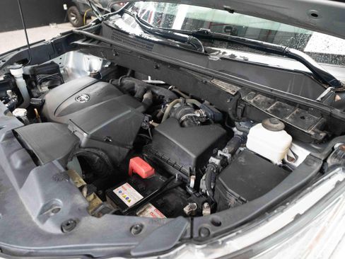 Used 2019 Toyota Highlander XLE AWD/4WD image 34
