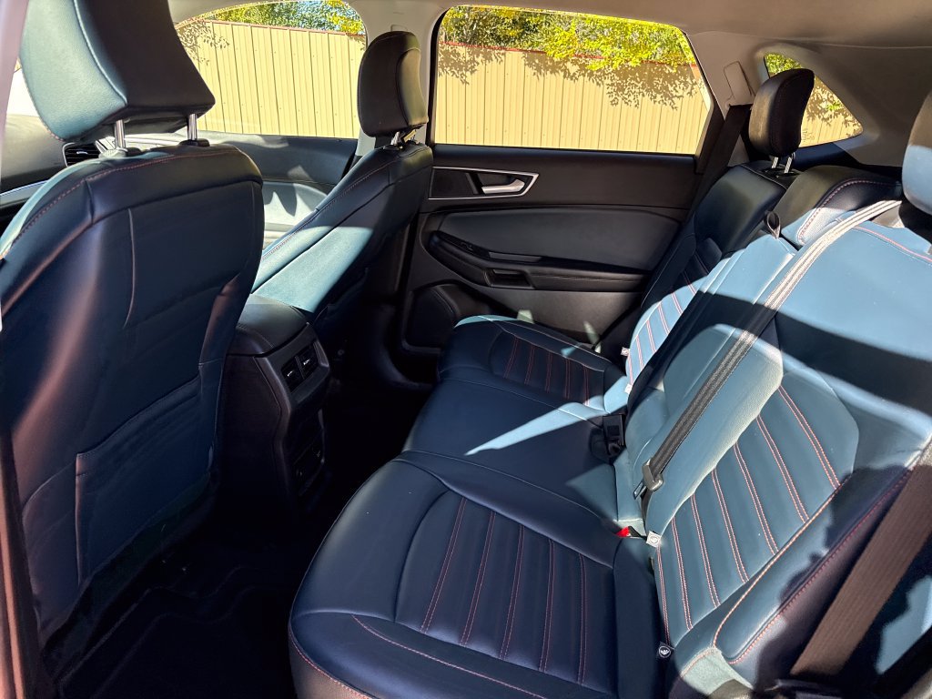 Used 2023 Ford Edge SEL w/ Sport Appearance Package AWD/4WD image 19