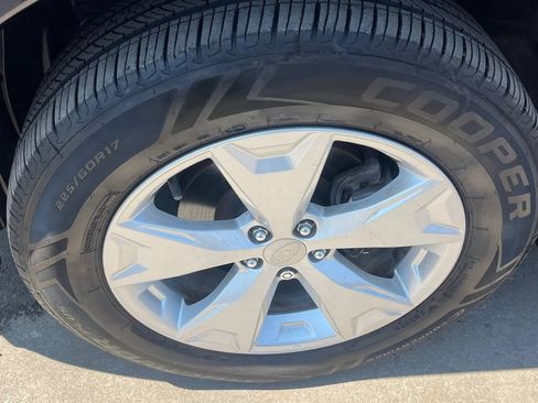 Used 2016 Subaru Forester 2.5i Premium AWD/4WD image 23