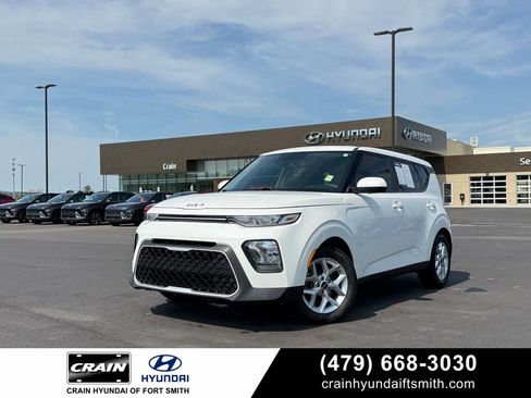 Used 2022 Kia Soul S FWD image 1
