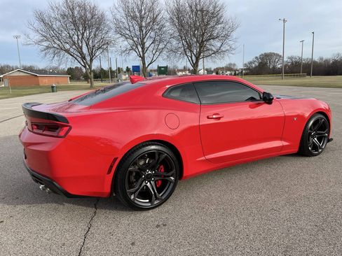Used 2018 Chevrolet Camaro SS RWD image 31