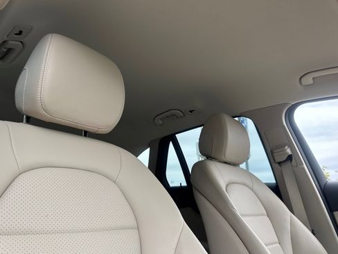 Used 2022 Mercedes-Benz GLC 300 4MATIC image 25
