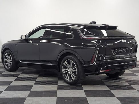 Used 2024 Cadillac Lyriq Luxury AWD/4WD image 5