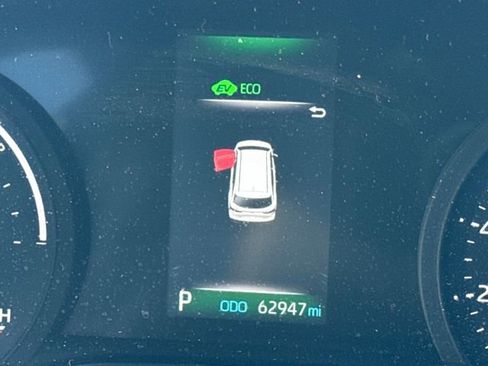 Used 2022 Toyota Sienna XSE image 18