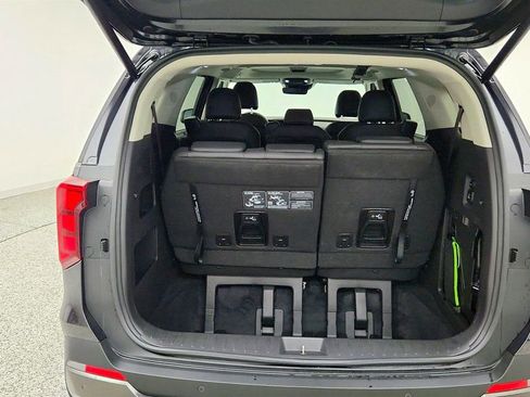 Used 2025 Kia Carnival SX w/ SX Dark Edition Package FWD image 19