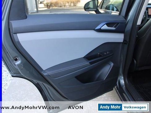 Used 2024 Volkswagen Taos SE image 25