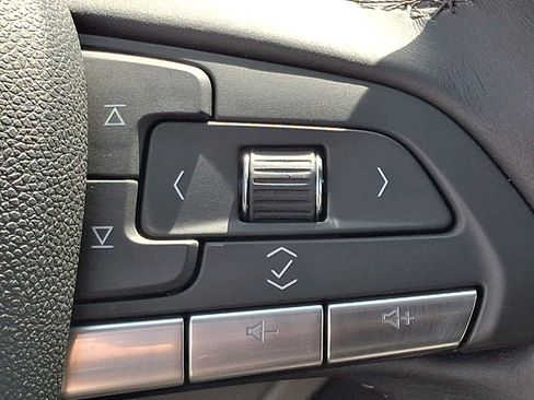 Certified 2023 Cadillac XT4 Luxury AWD/4WD image 21
