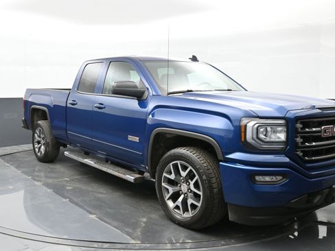 Used 2017 GMC Sierra 1500 SLT w/ All Terrain Package image 2