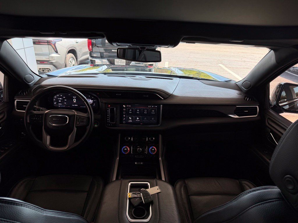 Used 2023 GMC Yukon Denali AWD/4WD image 21
