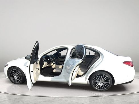 Used 2022 Mercedes-Benz C 300 C 300 image 22