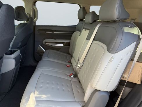 New 2026 Kia EV9 Wind image 13