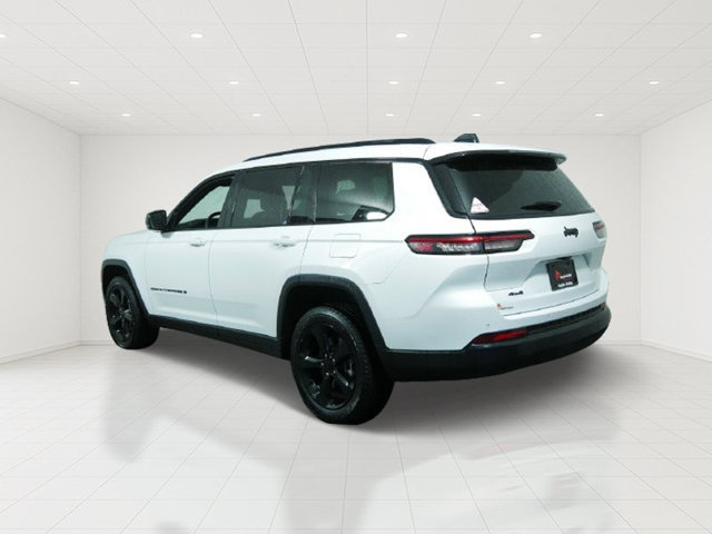 Used 2023 Jeep Grand Cherokee L Laredo AWD/4WD image 5