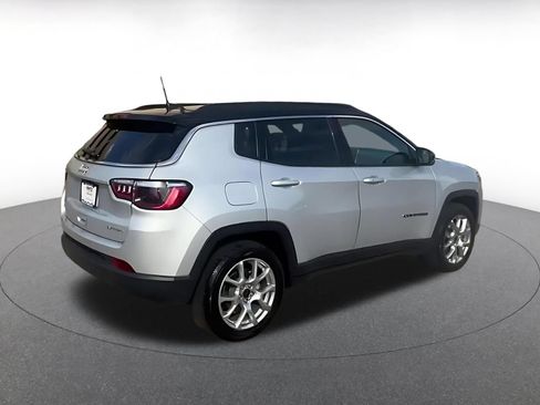 Used 2025 Jeep Compass Limited AWD/4WD image 12