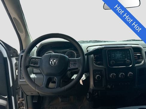 Used 2018 RAM 2500 Tradesman w/ Chrome Appearance Group AWD/4WD image 17