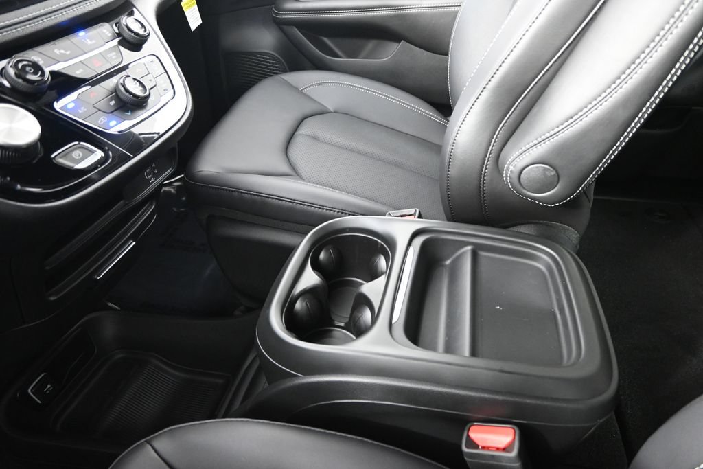 New 2027 Chrysler Pacifica Select AWD/4WD image 33