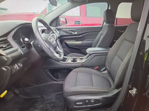 Used 2023 GMC Acadia SLE w/ Driver Convenience Package image 6