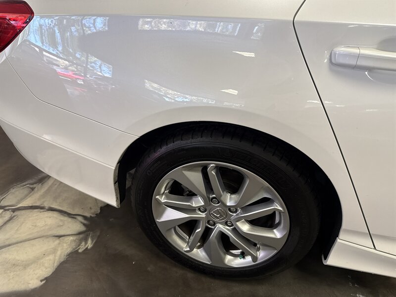 Used 2018 Honda Accord LX image 12