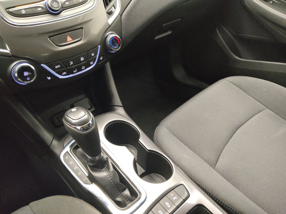 Used 2019 Chevrolet Cruze LT w/ Convenience Package FWD image 26