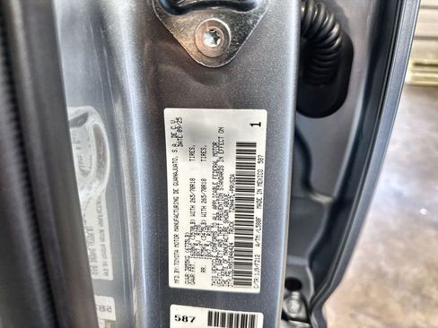 New 2025 Toyota Tacoma TRD Off-Road AWD/4WD image 25