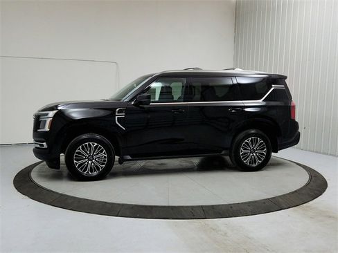 New 2026 Nissan Armada SL w/ Captain's Chari Seat Package image 4