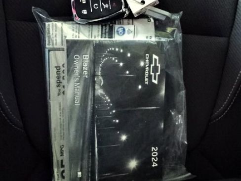 Used 2024 Chevrolet Blazer LT w/ Convenience Package image 4