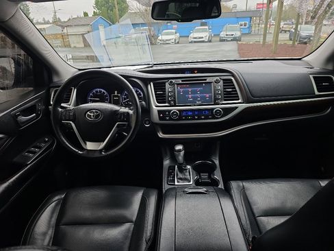 Used 2015 Toyota Highlander Limited Platinum image 22