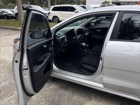 Used 2022 Kia Rio S image 10