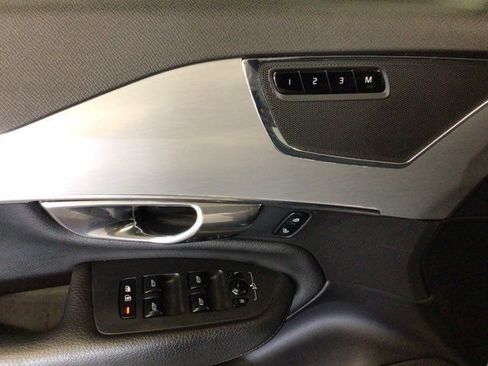 Used 2016 Volvo XC90 T8 Momentum w/ Vision Package AWD/4WD image 22