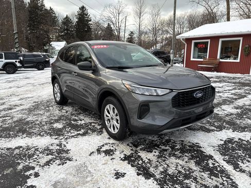 Used 2025 Ford Escape Active image 2