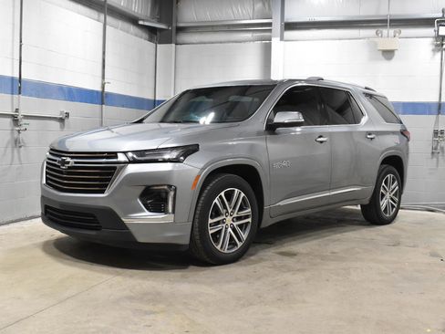 Used 2023 Chevrolet Traverse High Country w/ LPO, Floor Liner Package image 5