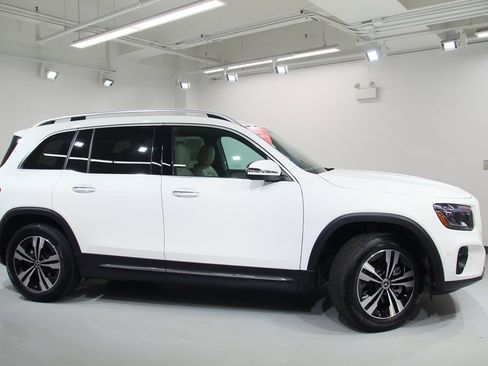 Certified 2025 Mercedes-Benz GLB 250 4MATIC image 15