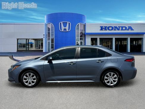 Used 2024 Toyota Corolla LE FWD image 3