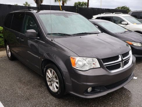 Used 2020 Dodge Grand Caravan SXT image 6