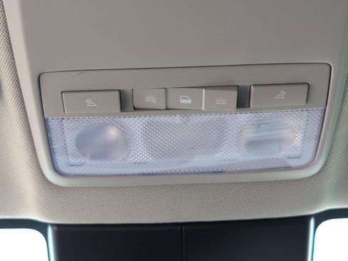 Used 2022 Buick Encore Preferred w/ Safety Package FWD image 17