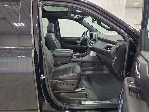 Used 2024 Chevrolet Tahoe Z71 w/ Luxury Package AWD/4WD image 32