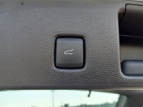 Used 2025 Ford Escape SE image 12