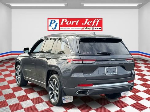 Certified 2022 Jeep Grand Cherokee Overland w/ Luxury Tech Group IV image 5