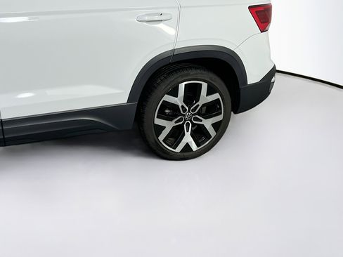 Used 2023 Volkswagen Taos SEL image 31